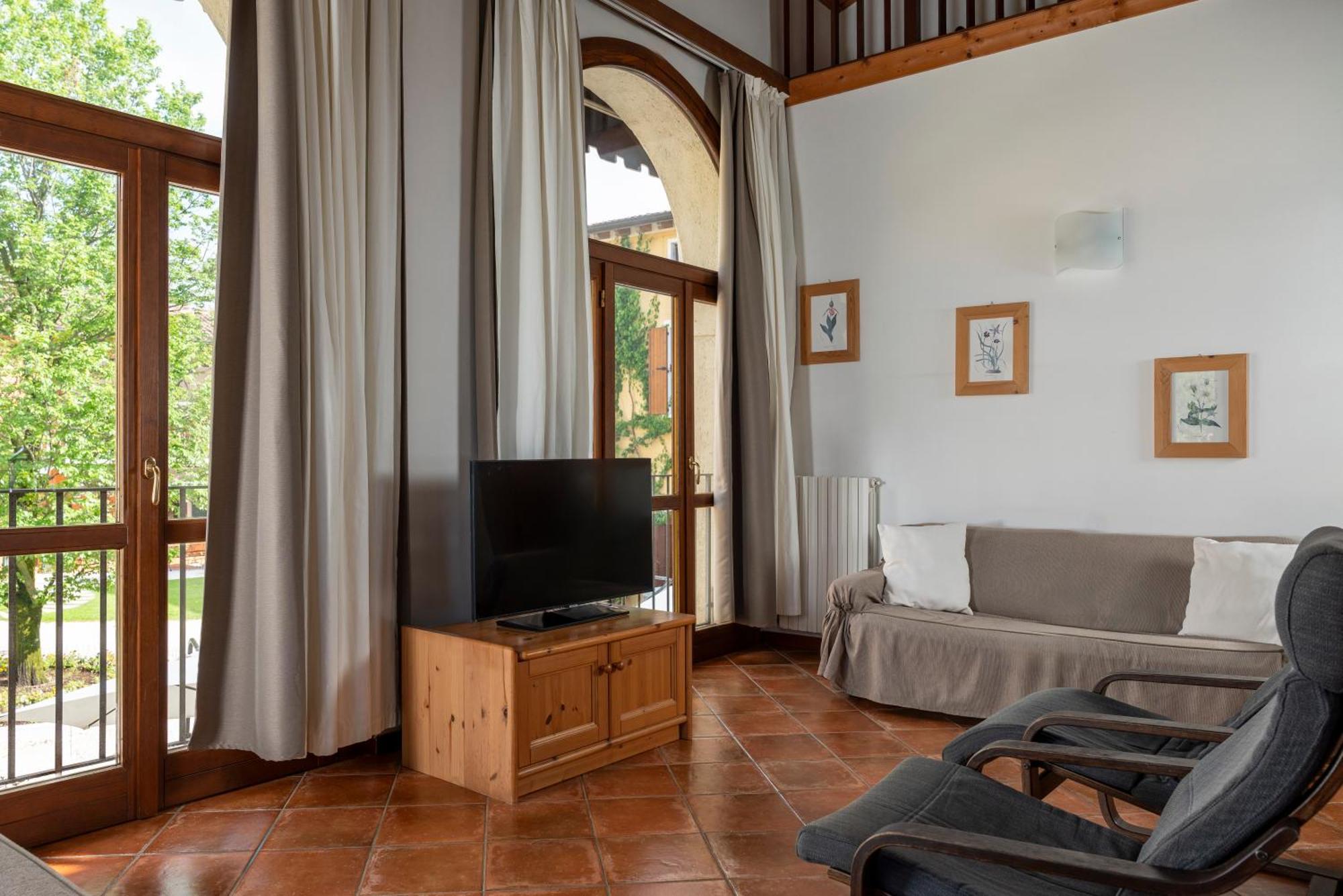 Agriturismo La Filanda Manerba del Garda Bagian luar foto