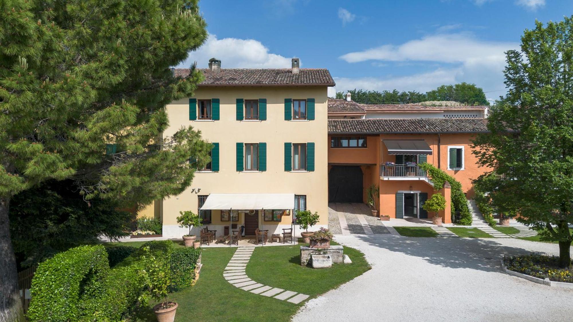 Agriturismo La Filanda Manerba del Garda Bagian luar foto